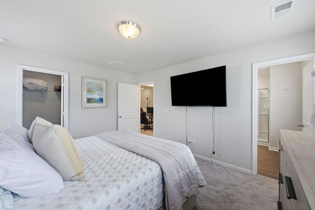 301 Lanyard Street Photo 17