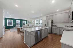 301 Lanyard Street photo 4