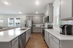 301 Lanyard Street photo 4