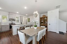 301 Lanyard Street photo 4