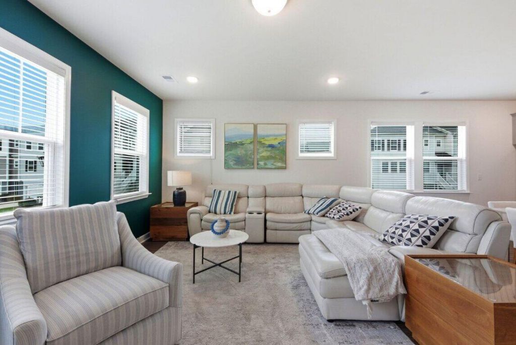 301 Lanyard Street Photo 9