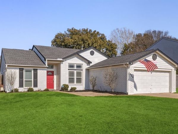 1226 Eaton, Grapevine, TX 76051