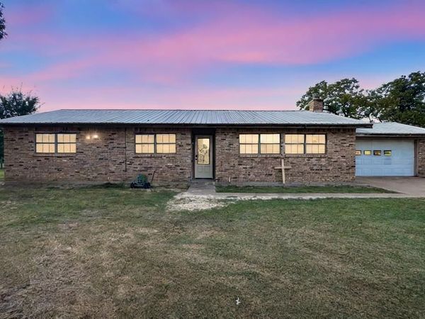 1124 County Road 2351 , Mineola, TX 75773