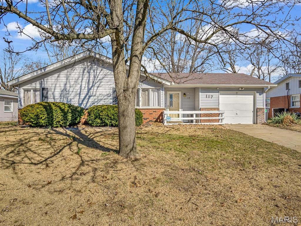 117 Primrose Lane, Fairview Heights, IL 62208 Main Photo
