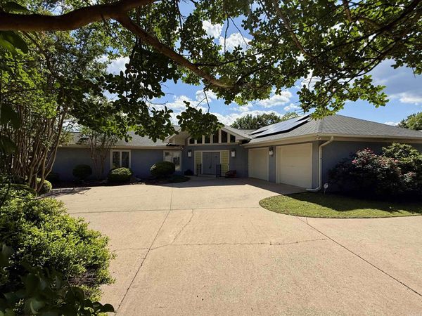 17 BREEZEWOOD Cove, Maumelle, AR 72113