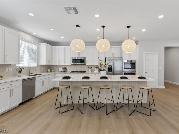 5713 Silver Cascade Avenue, Las Vegas, NV 89131