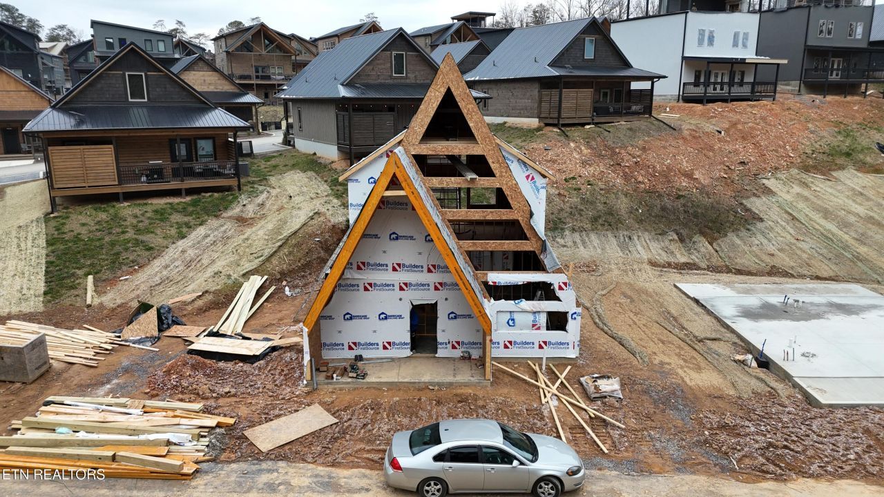 611 Longbow Way, Pigeon Forge, TN 37863 Main Photo