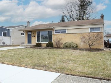 8132 Perrin Avenue, Westland, MI 48185