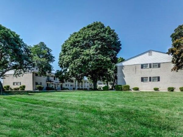 5650 Pardee Avenue, Dearborn Heights, MI 48125