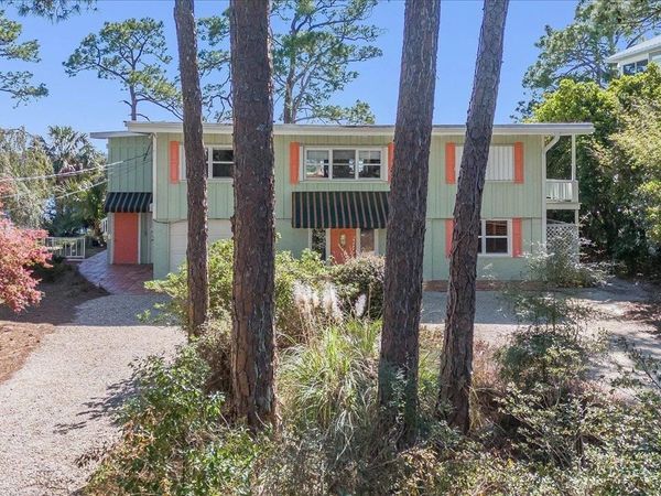 2489 Surf Road , Panacea, FL 32346