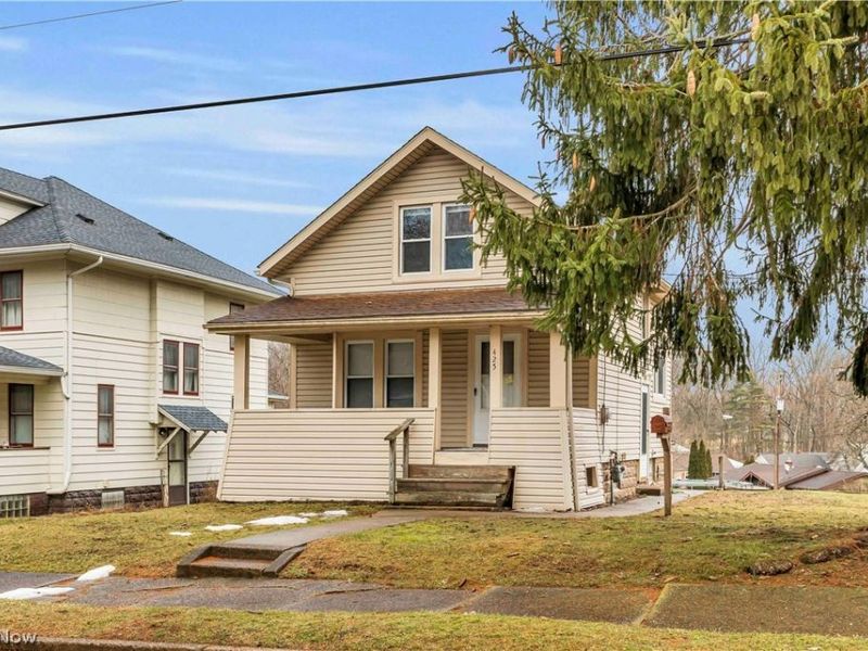 425 Frazier Avenue, Akron, OH 44305 Photo 2