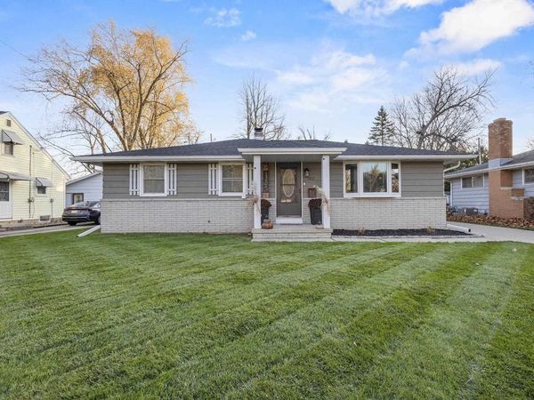 1437 E GLENDALE AVENUE, Appleton, WI 54911