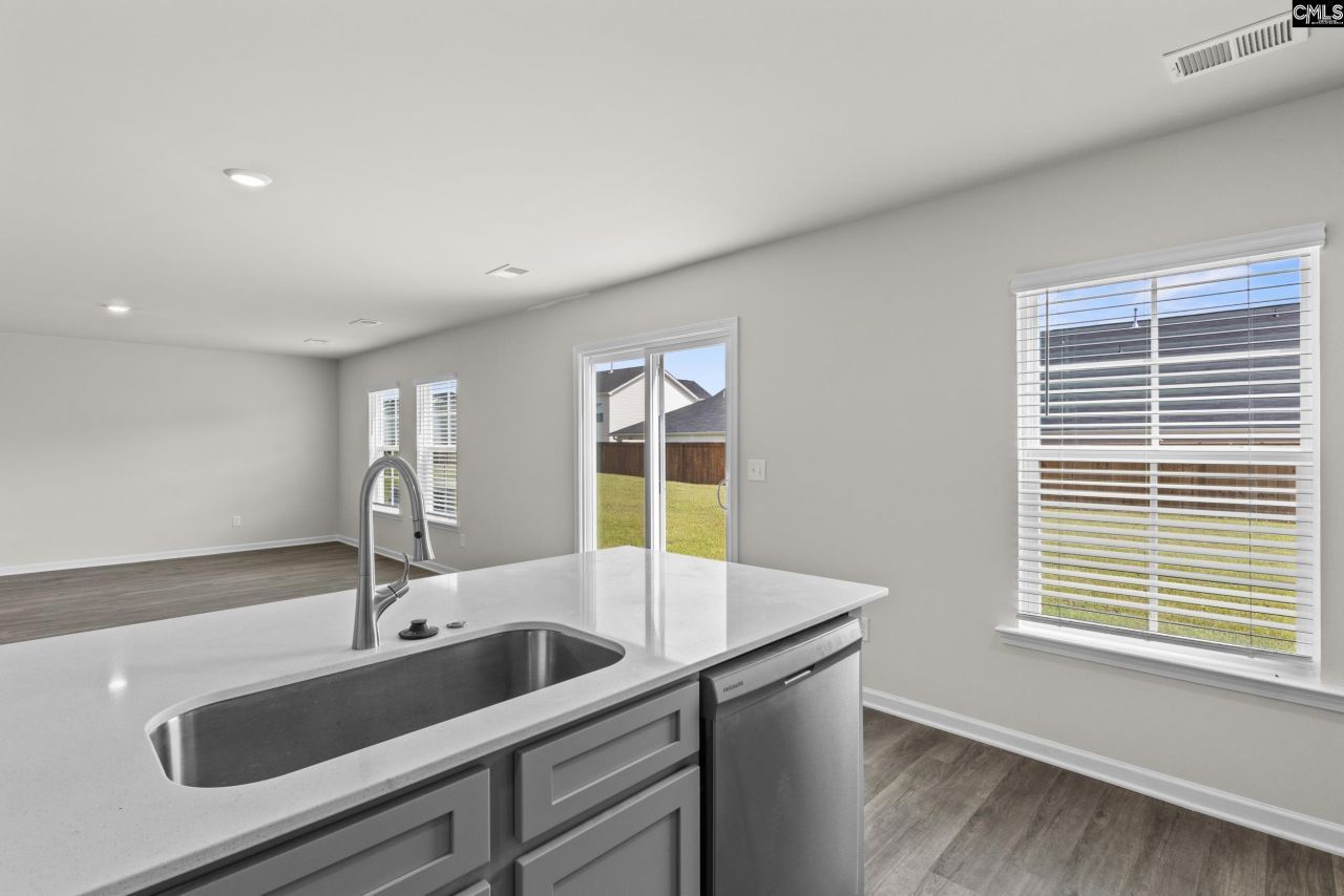 2261 Citation Street Photo 8