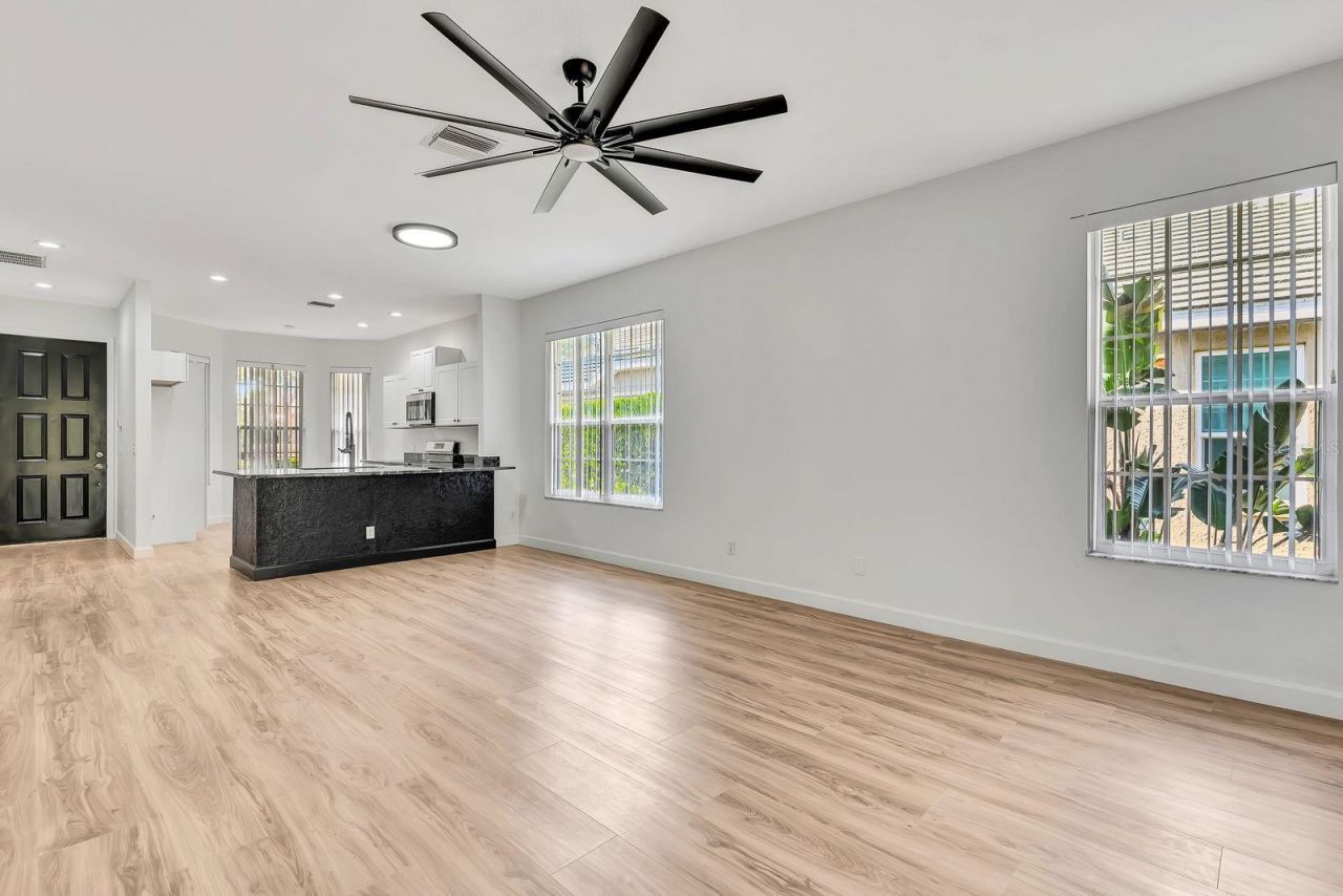 5035 Lakescene Place, Sarasota, FL 34243 Photo