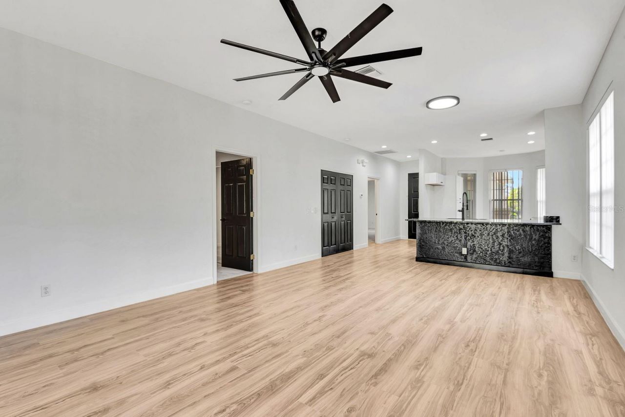 5035 Lakescene Place, Sarasota, FL 34243 Photo