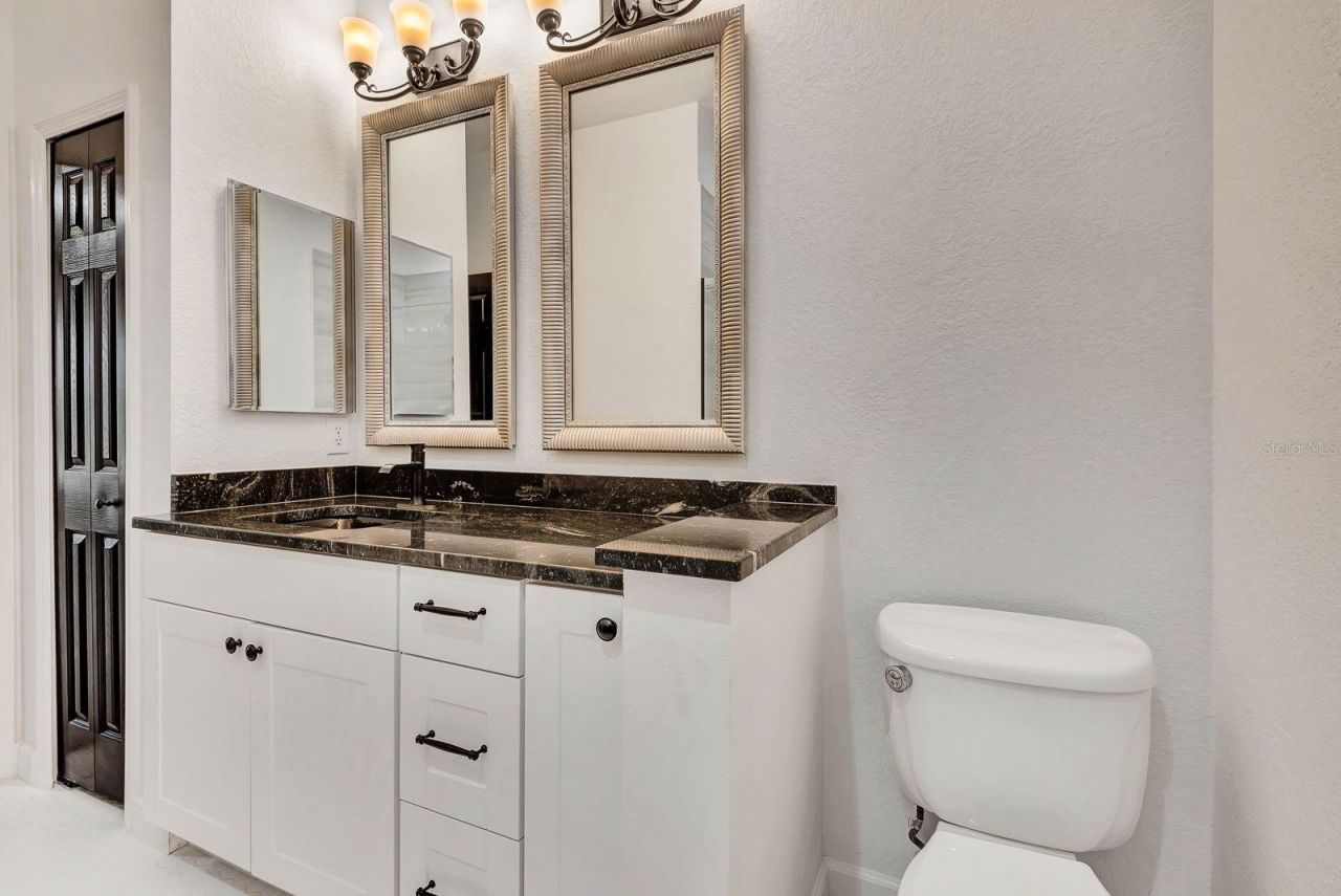 5035 Lakescene Place, Sarasota, FL 34243 Photo