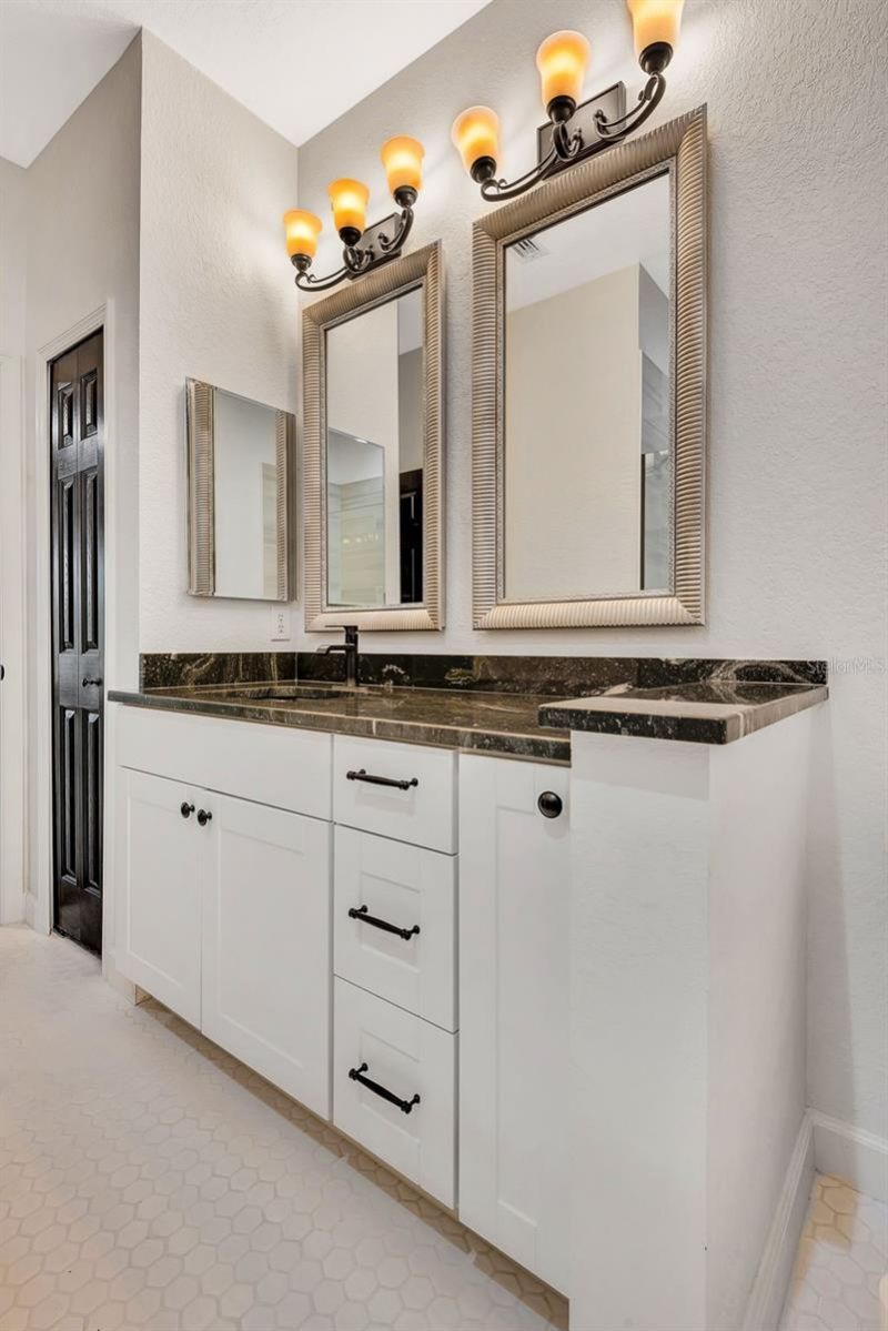 5035 Lakescene Place, Sarasota, FL 34243 Photo