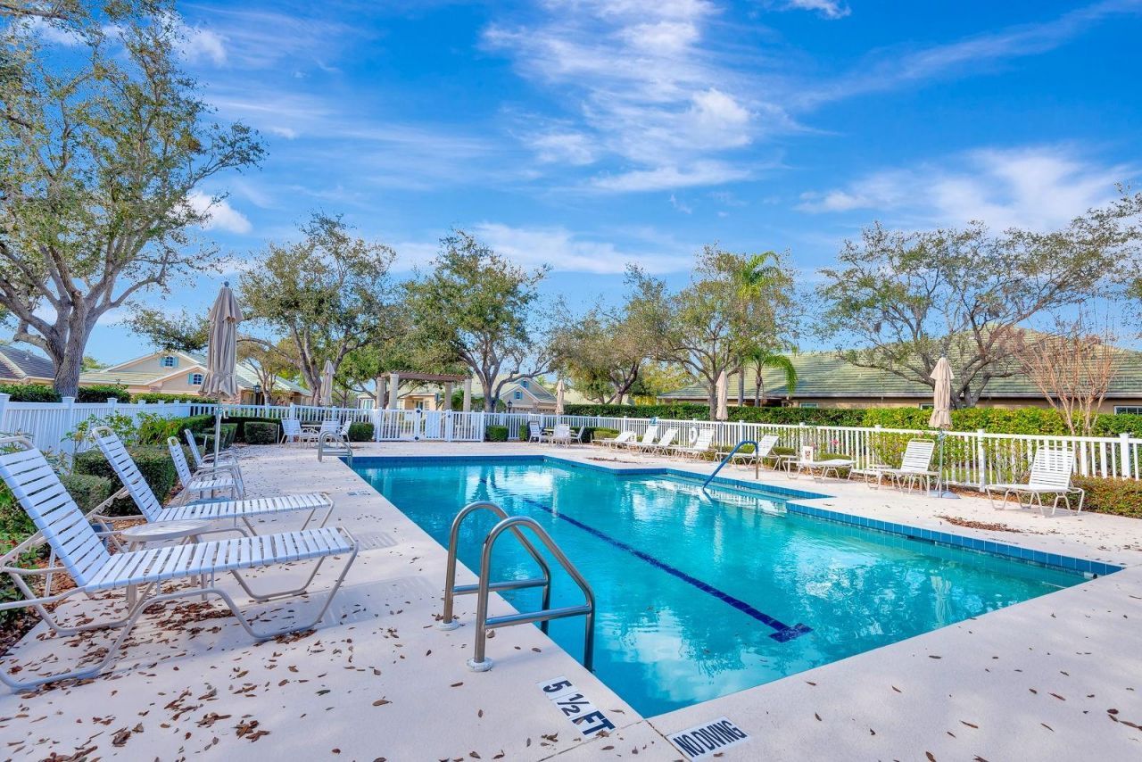 5035 Lakescene Place, Sarasota, FL 34243 Photo