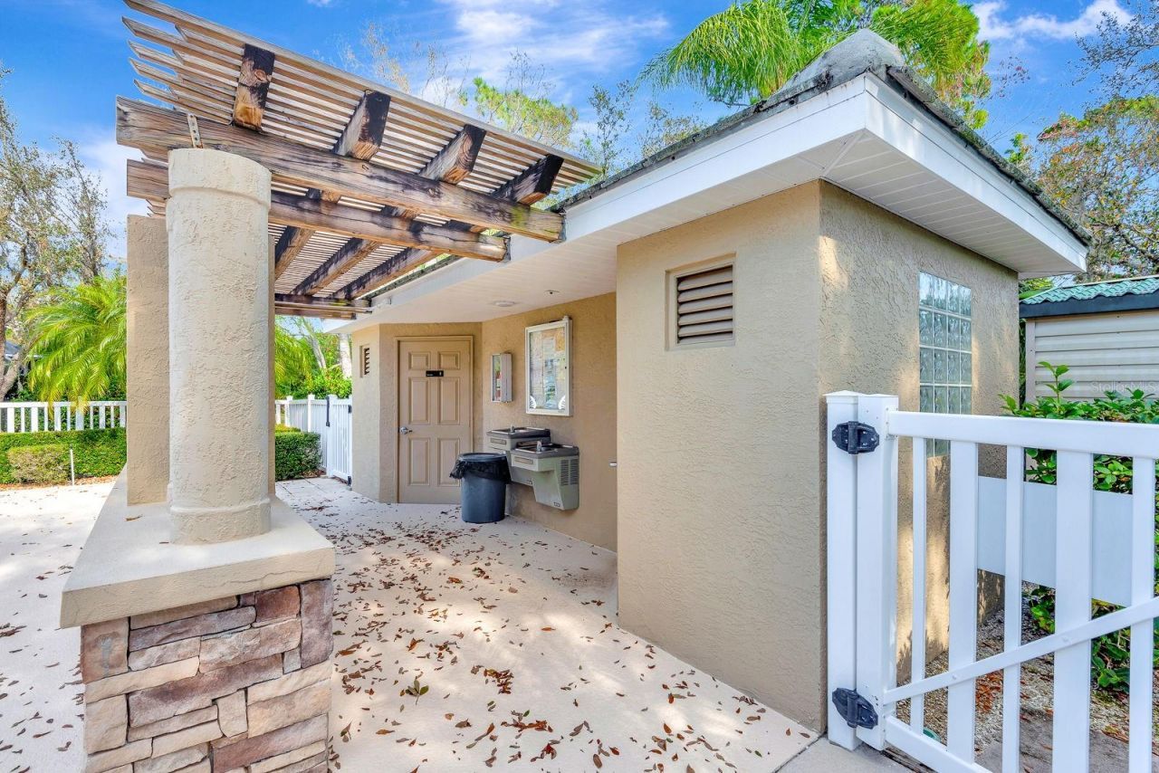 5035 Lakescene Place, Sarasota, FL 34243 Photo