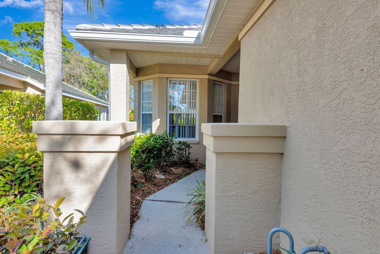 5035 Lakescene Place, Sarasota, FL 34243 Photo