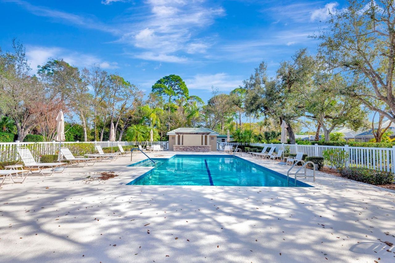 5035 Lakescene Place, Sarasota, FL 34243 Photo