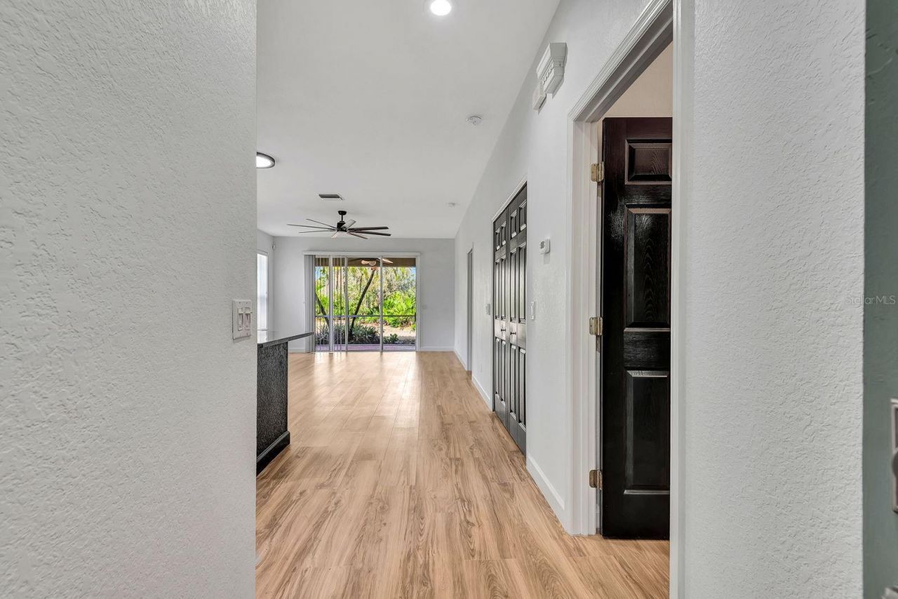 5035 Lakescene Place, Sarasota, FL 34243 Photo