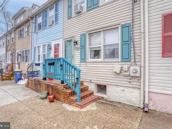 932 YOUNG, NEW CASTLE, DE 19720