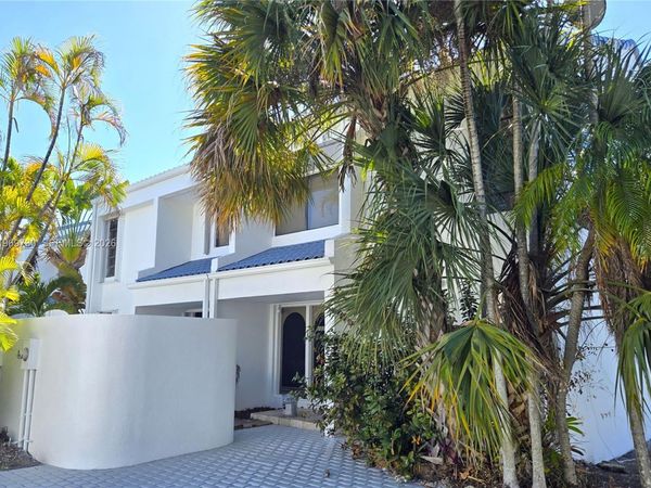 10219 SW 89th St, Miami, FL 33176