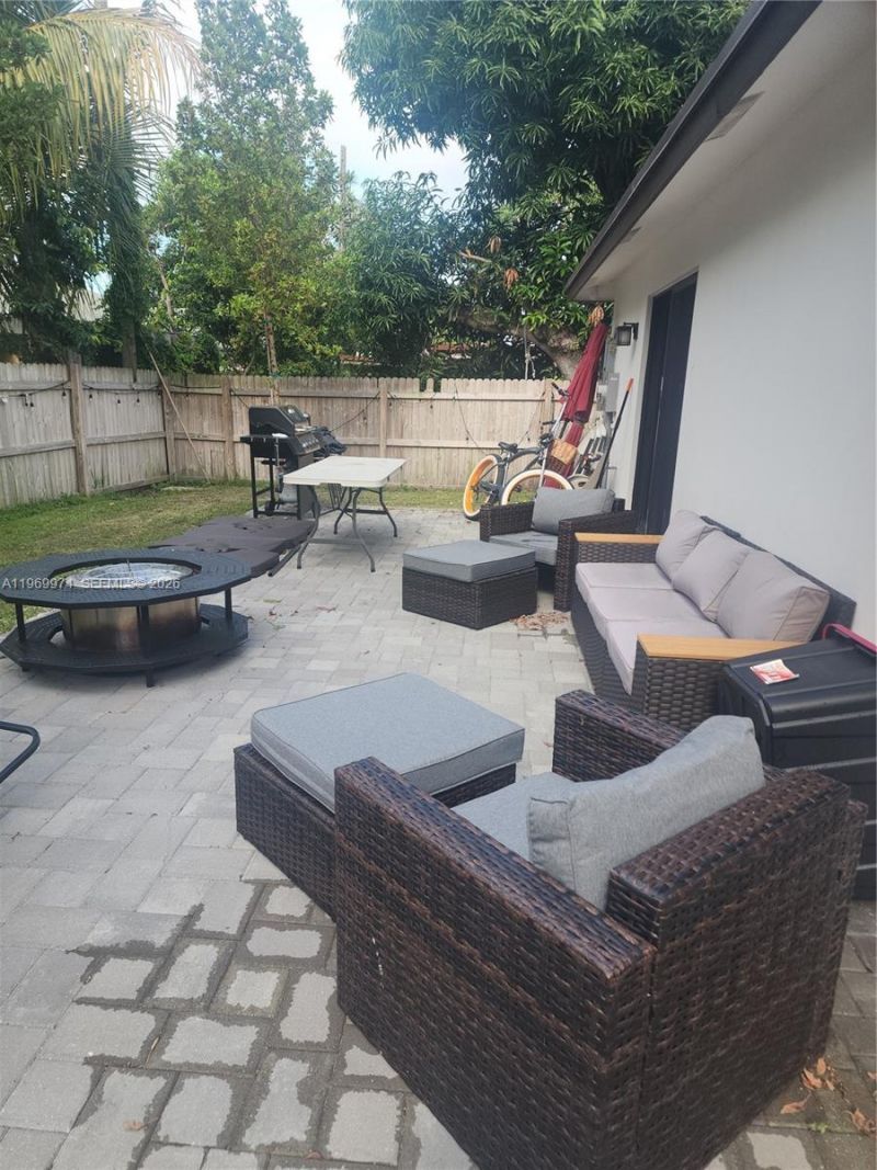 413 SW 10th St, Delray Beach, FL 33444 Photo