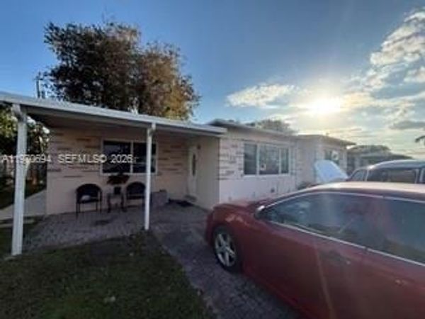 729 SW 5th Ct, Hallandale Beach, FL 33009