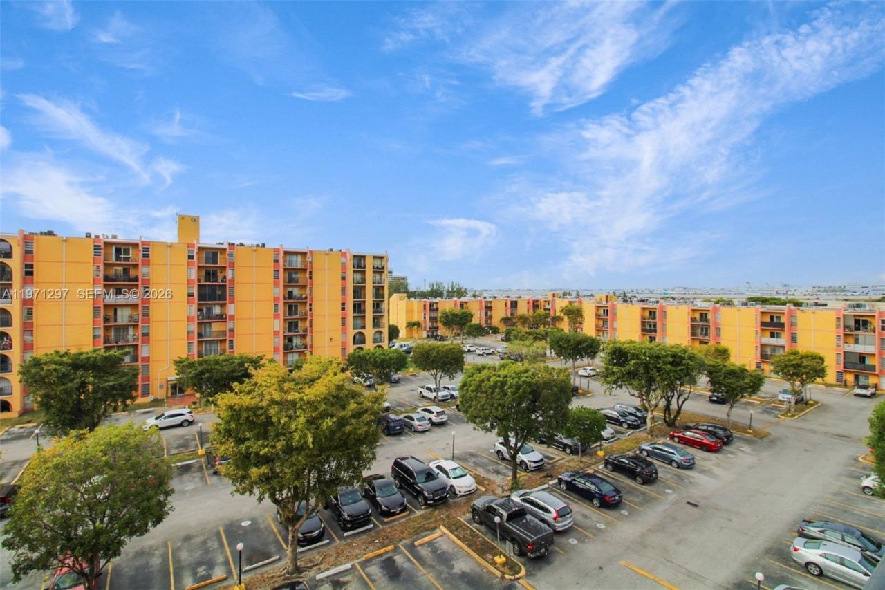 4717 NW 7th St , Unit 604-10, Miami, FL 33126 Photo