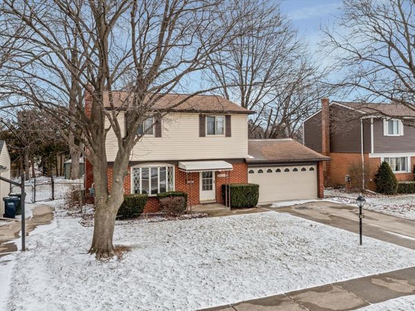 38240 Tottenham Road, Sterling Heights, MI 48312