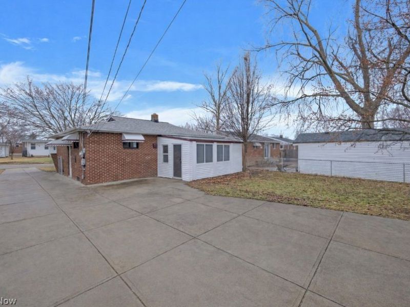 6377 Ledgebrook Drive, Brook Park, OH 44142 Photo 28