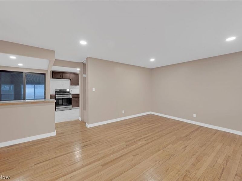 6377 Ledgebrook Drive, Brook Park, OH 44142 Photo 3