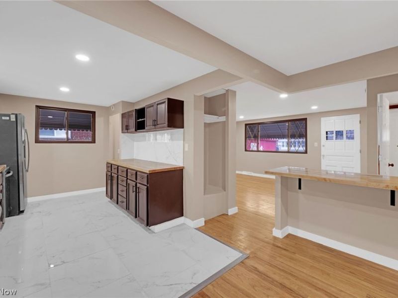 6377 Ledgebrook Drive, Brook Park, OH 44142 Photo 7