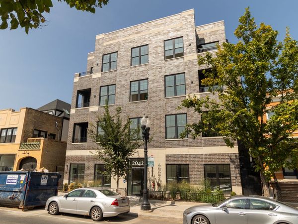 2042 W Irving Park Road, Unit 204, Chicago, IL 60618