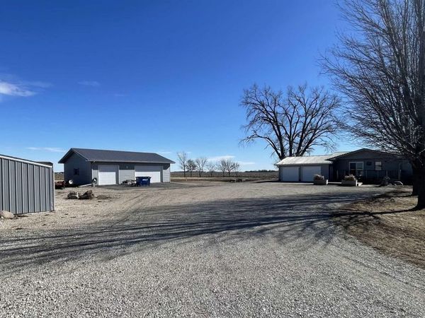 1606 90th Ave, Algona, IA 50511