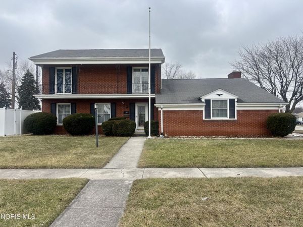 240 Ponderosa Drive, Oregon, OH 43616