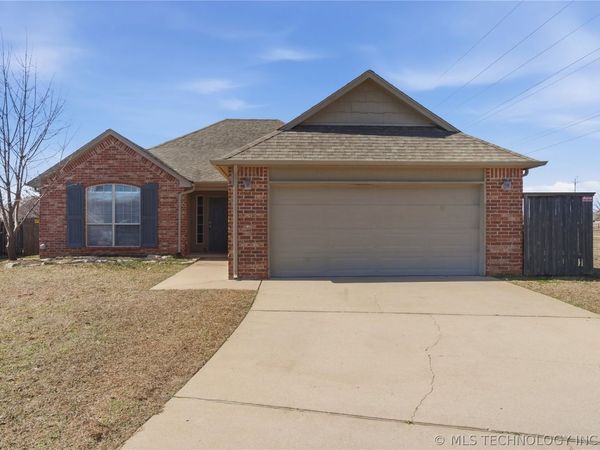 11602 S Mulberry Lane, Jenks, OK 74037