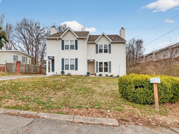 1211 Waggoner Dr, Nashville, TN 37214