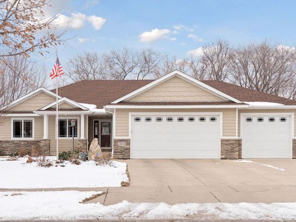 2215 Greenfield Drive E, Northfield, MN 55057