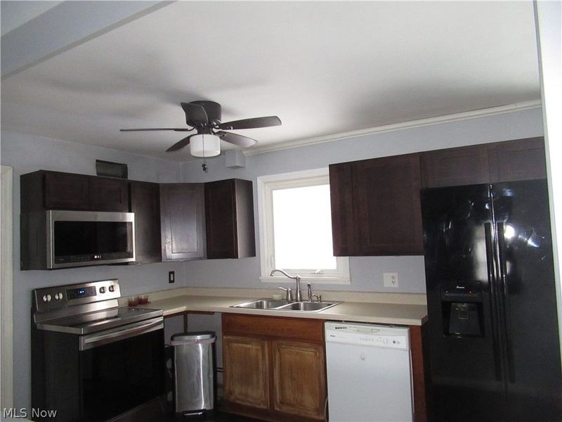 223 Fairview Avenue, Canfield, OH 44406 Photo 10