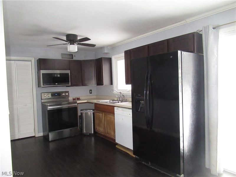 223 Fairview Avenue, Canfield, OH 44406 Photo 9