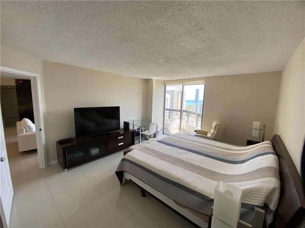 3500 Mystic Pointe Drive, Unit 2607, Aventura, FL 33180 Photo