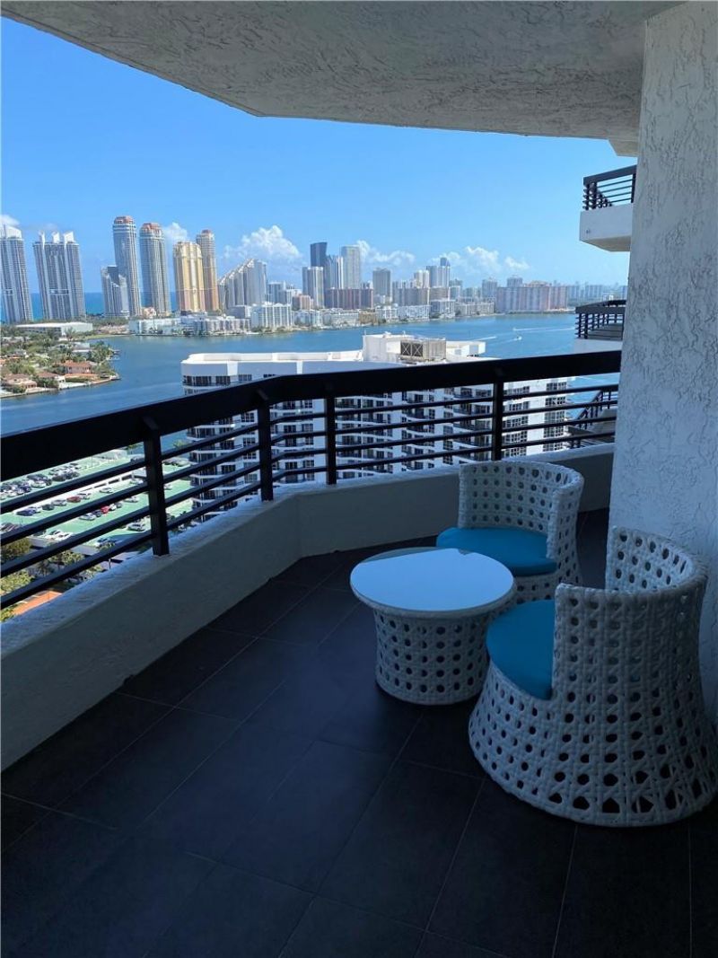 3500 Mystic Pointe Drive, Unit 2607, Aventura, FL 33180 Photo