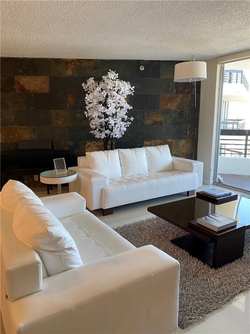 3500 Mystic Pointe Drive, Unit 2607, Aventura, FL 33180 Photo