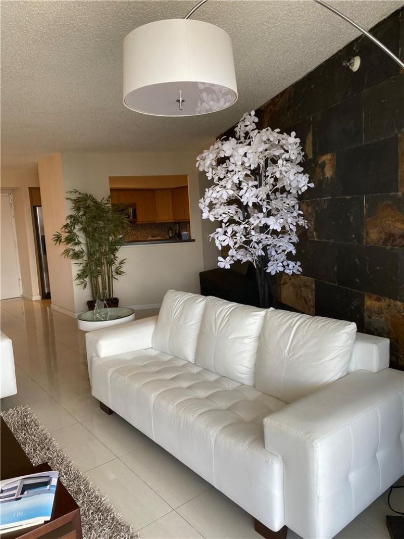 3500 Mystic Pointe Drive, Unit 2607, Aventura, FL 33180 Photo