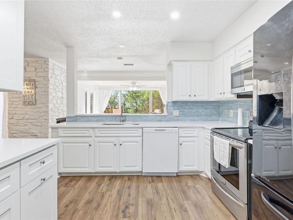 113 World Of Tennis SQ, Lakeway, TX 78738