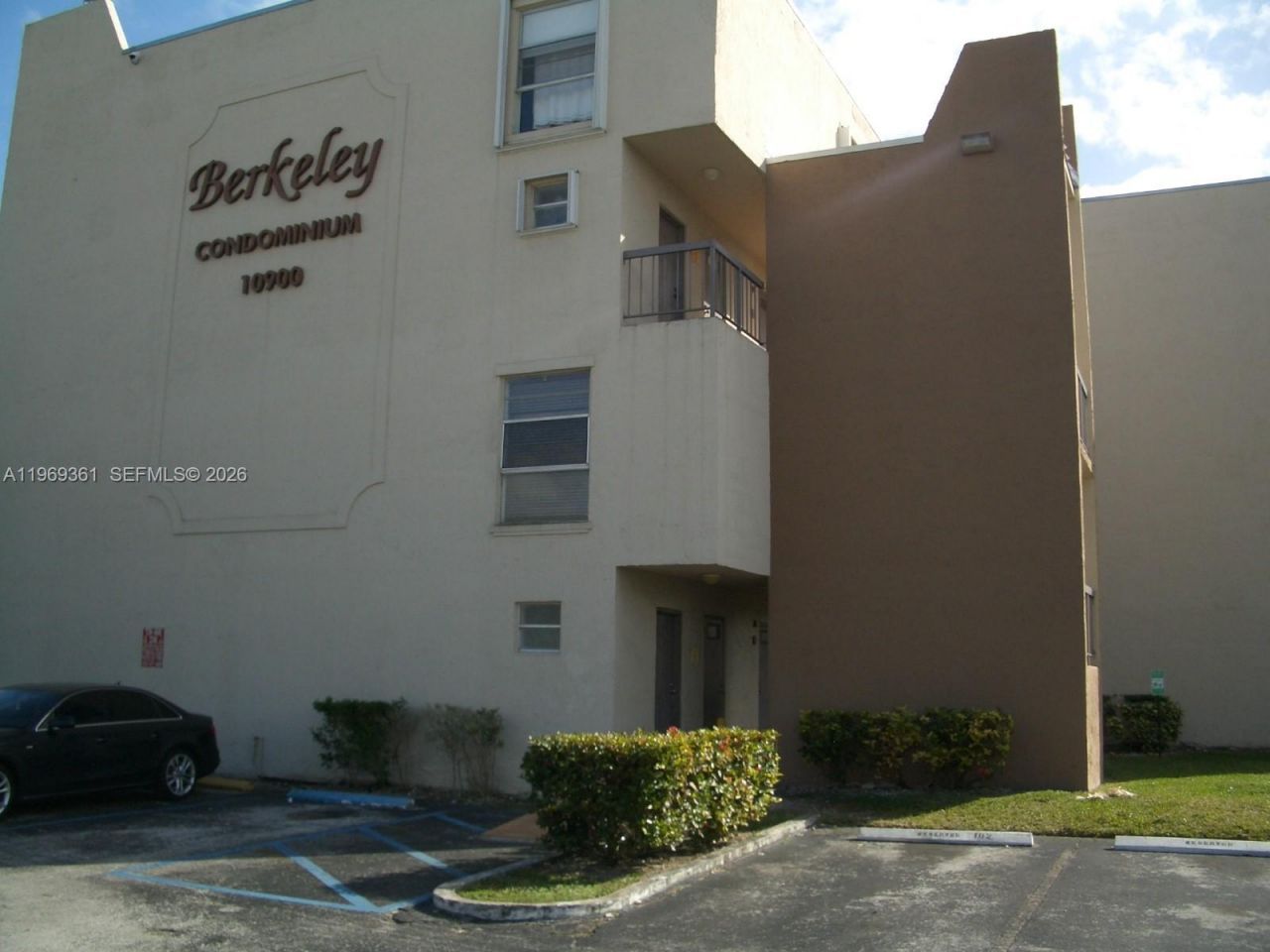 10900 SW 104th St , Unit 324, Miami, FL 33176 Photo