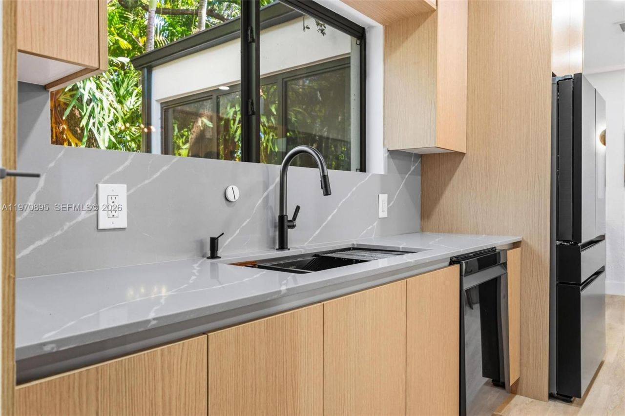 751 NE 80th St, Miami, FL 33138 Photo